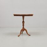 570586 Lamp table